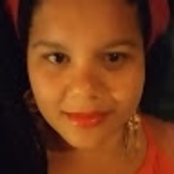 Meet your Posher, Laura - Picture 1 of 1